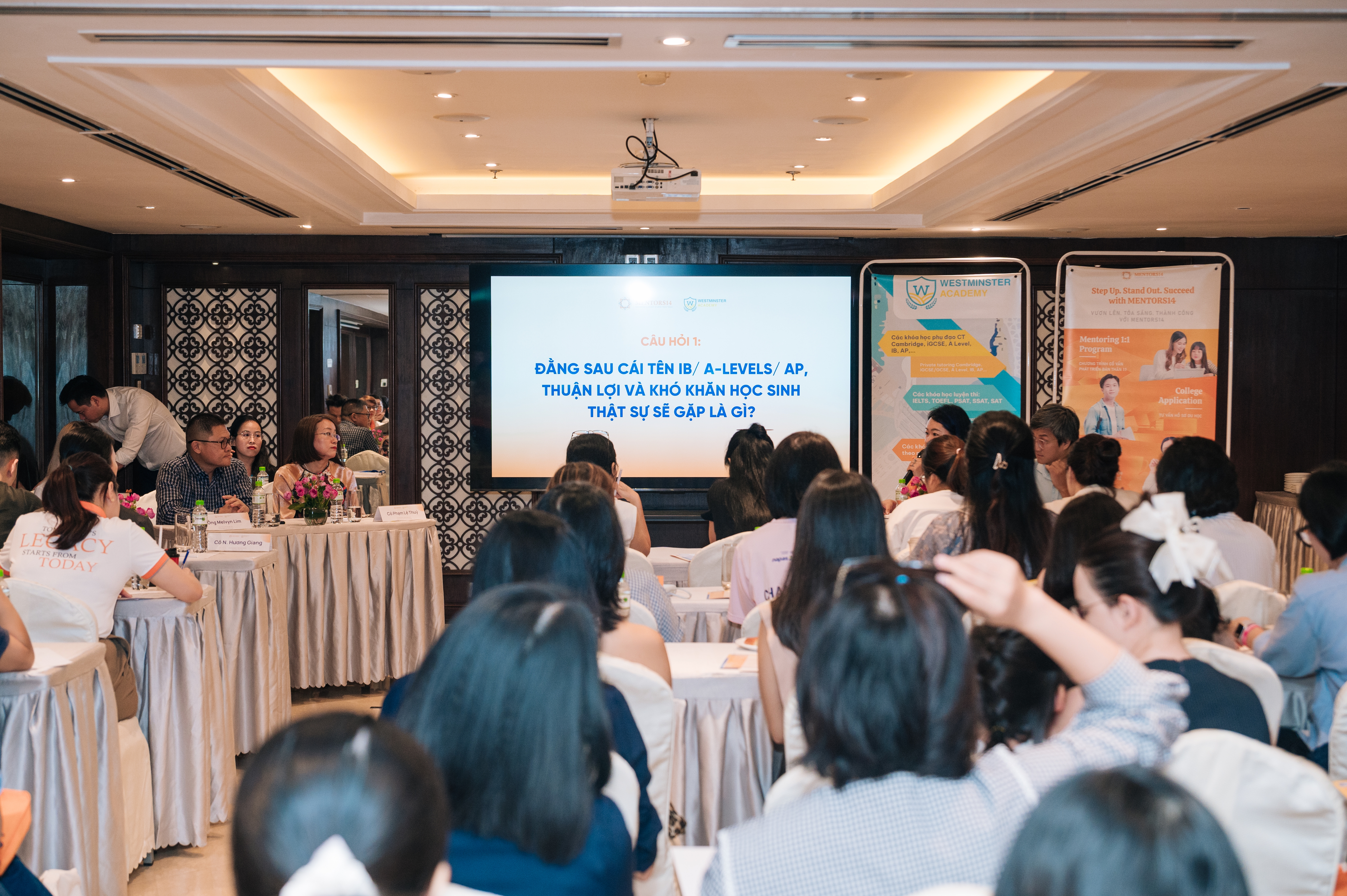 IB, AP hay A-Levels? Chọn chương trình nào cho du học quốc tế? 2 DVT 0570